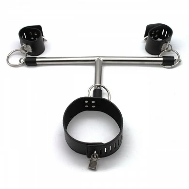 распорка с ошейником и наручниками