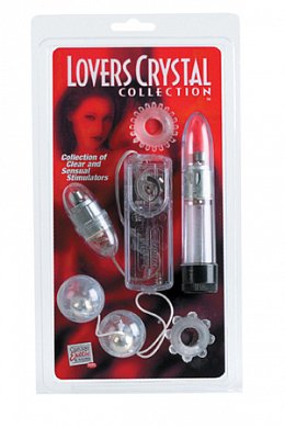 Эротический набор Lovers Crystal Collection Kit полностью прозрачный! В набор входит 2 прозрачных тянущихся эрекционных кольца с выступами и вагинальные шарики со смещенным центром тяжести на нити. Маленький вибратор длиной 11 см и диаметром 2,5 см работа